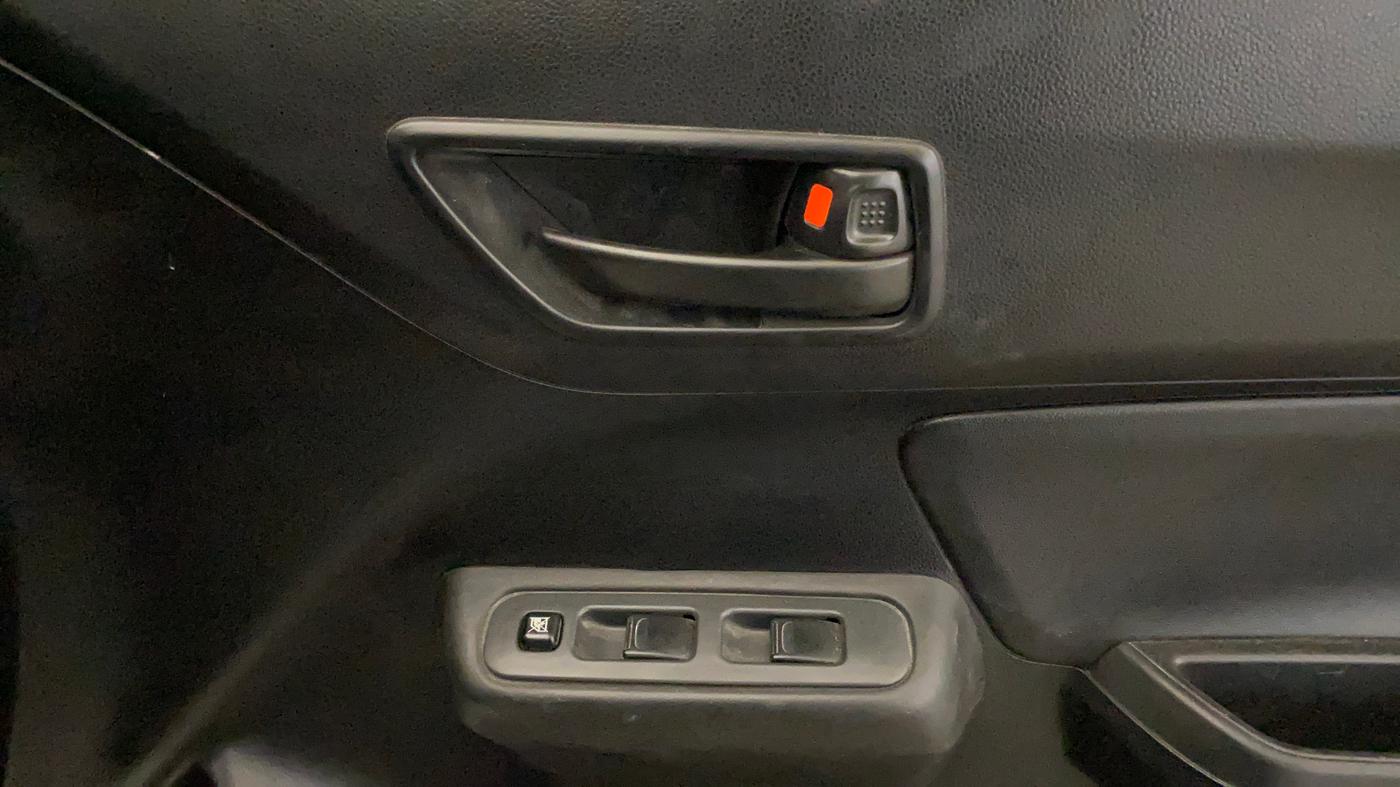 2018 Maruti Swift LXI, Petrol, Manual, 17,868 km, Driver Side Door Panels Control