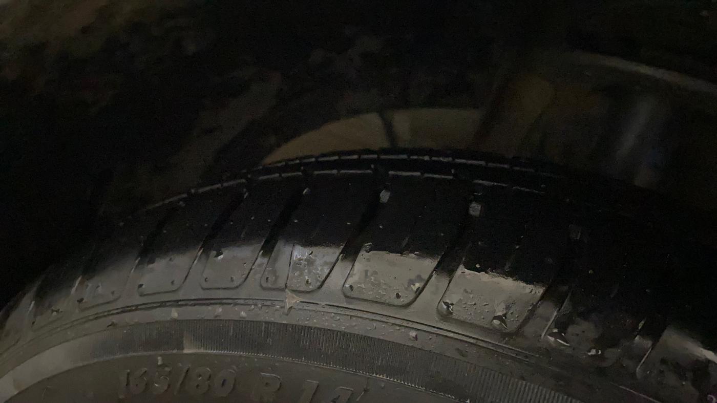 2018 Maruti Swift LXI, Petrol, Manual, 17,868 km, Left Front Tyre Tread