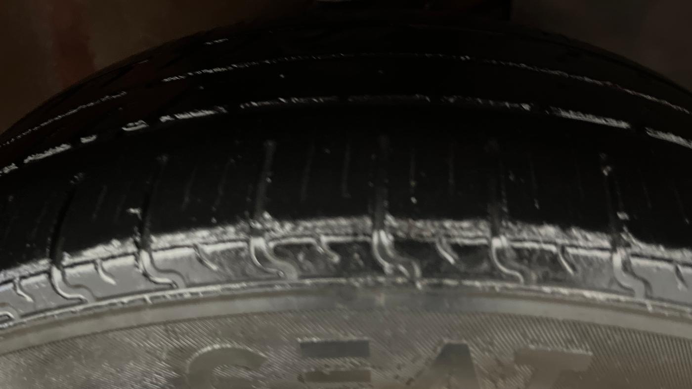 2018 Maruti IGNIS DELTA 1.2 AMT, Petrol, Automatic, 88,846 km, Right Front Tyre Tread