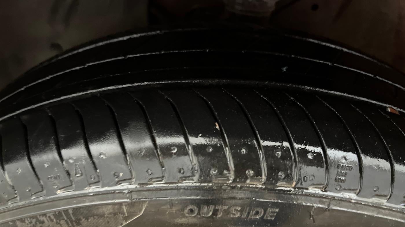 2018 Maruti IGNIS DELTA 1.2 AMT, Petrol, Automatic, 88,846 km, Left Front Tyre Tread