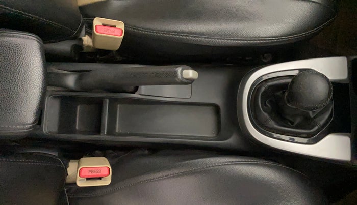 2017 Honda Jazz 1.2L I-VTEC V, Petrol, Manual, 75,242 km, Gear Lever