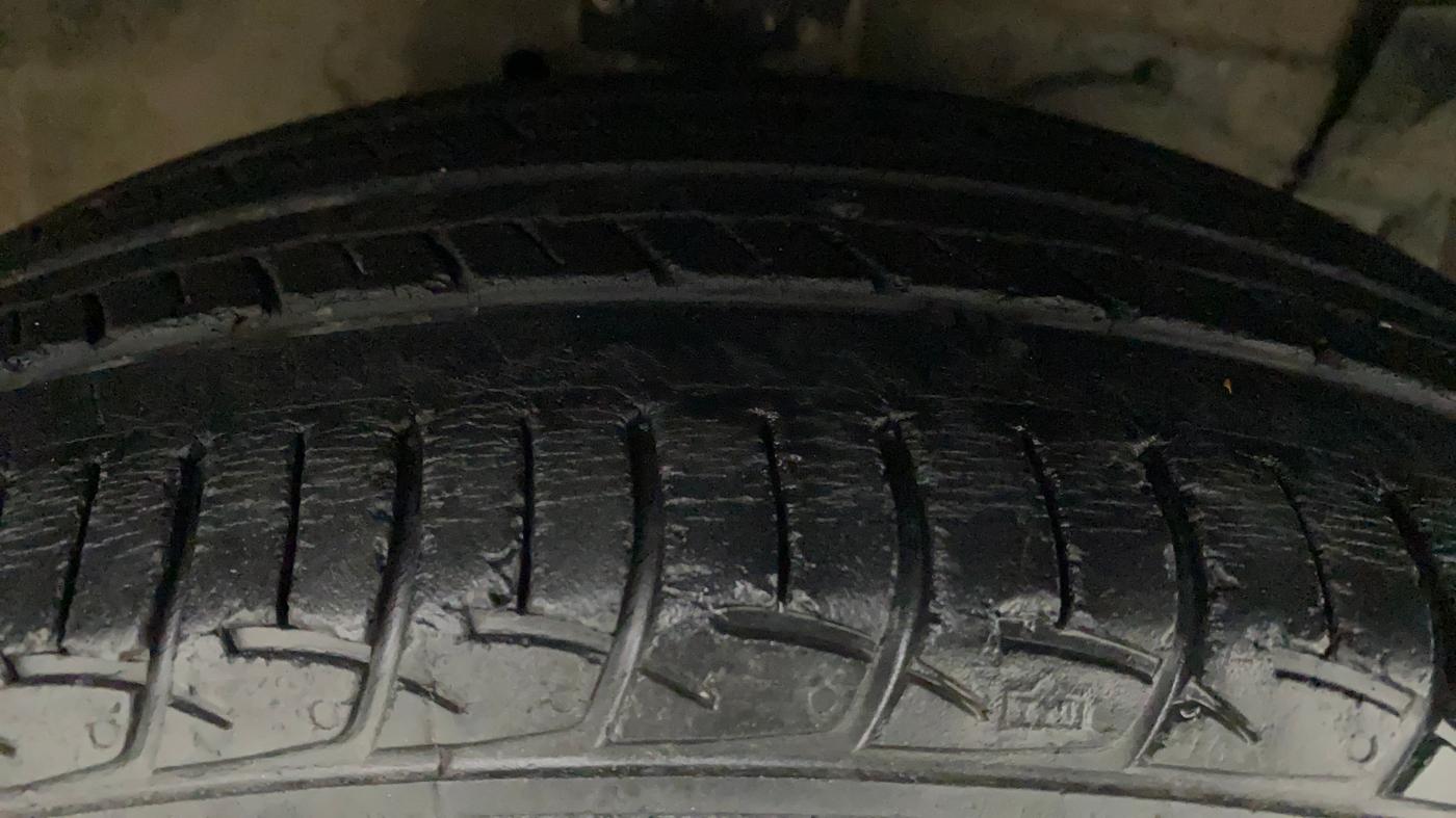 2015 Maruti Ciaz VXI+, Petrol, Manual, 55,469 km, Right Front Tyre Tread