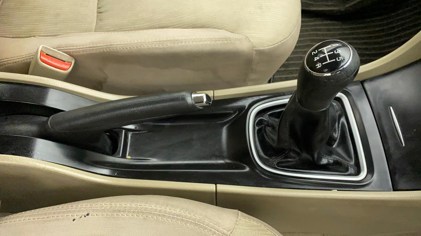 2015 Maruti Ciaz VXI+, Petrol, Manual, 55,469 km, Gear Lever