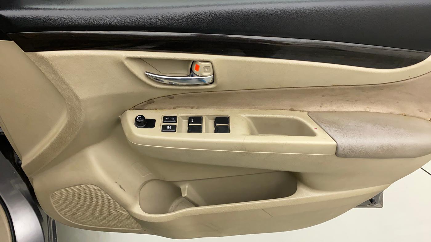 2015 Maruti Ciaz VXI+, Petrol, Manual, 55,469 km, Driver Side Door Panels Control