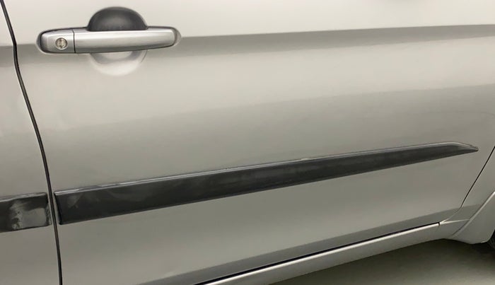 2015 Maruti Ciaz VXI+, Petrol, Manual, 55,469 km, Driver-side door - Slightly dented