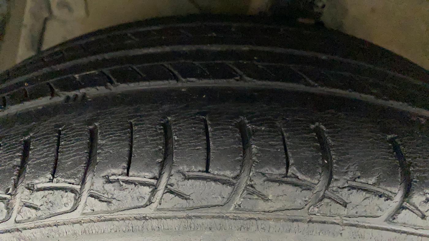 2015 Maruti Ciaz VXI+, Petrol, Manual, 55,469 km, Left Front Tyre Tread