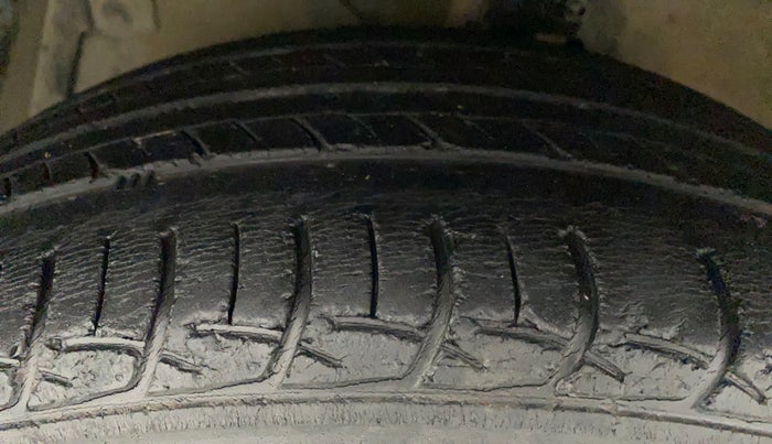 2015 Maruti Ciaz VXI+, Petrol, Manual, 55,469 km, Left Front Tyre Tread
