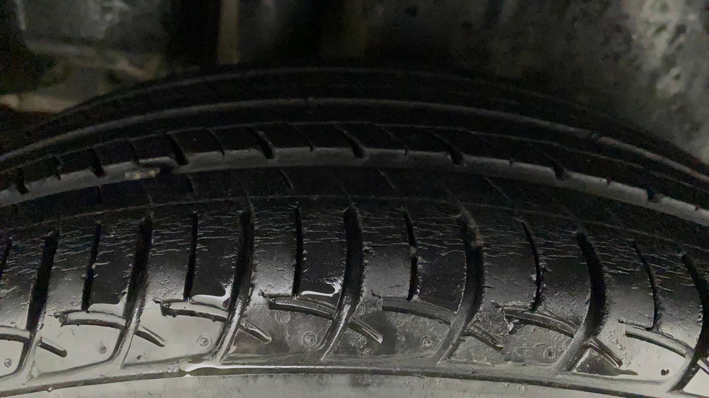 2015 Maruti Ciaz VXI+, Petrol, Manual, 55,469 km, Right Rear Tyre Tread