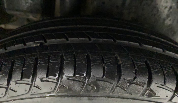 2015 Maruti Ciaz VXI+, Petrol, Manual, 55,469 km, Right Rear Tyre Tread