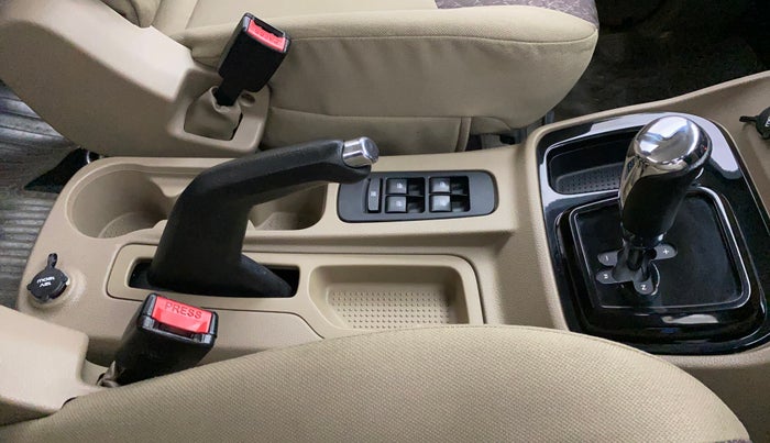 2016 Mahindra TUV300 T8 AMT, Diesel, Automatic, 37,567 km, Gear Lever