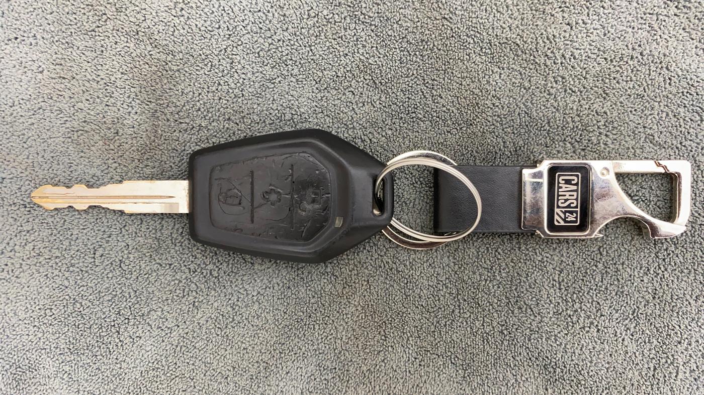2016 Mahindra TUV300 T8 AMT, Diesel, Automatic, 37,567 km, Key Close Up