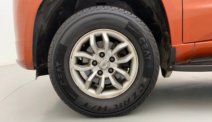 2016 Mahindra TUV300 T8 AMT, Diesel, Automatic, 37,567 km, Left Front Wheel