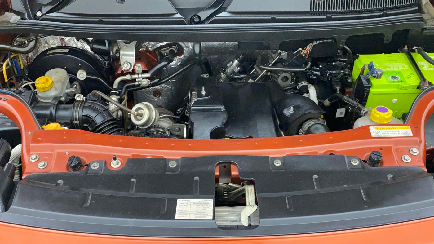 2016 Mahindra TUV300 T8 AMT, Diesel, Automatic, 37,567 km, Open Bonet