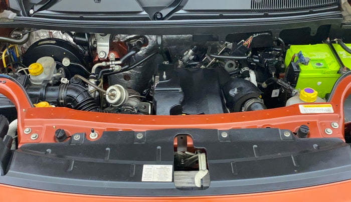 2016 Mahindra TUV300 T8 AMT, Diesel, Automatic, 37,567 km, Open Bonet