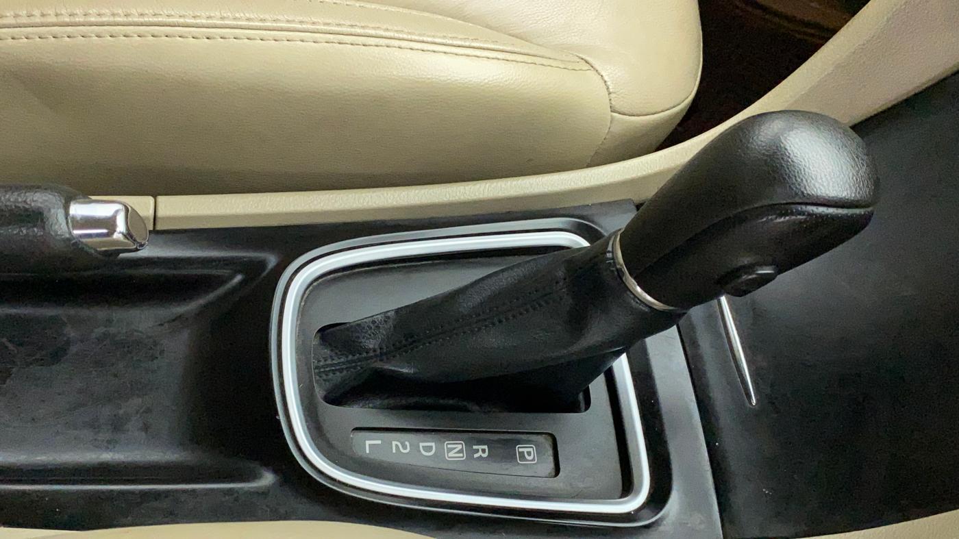 2016 Maruti Ciaz ZXI+ AT, Petrol, Automatic, 1,03,298 km, Gear Lever