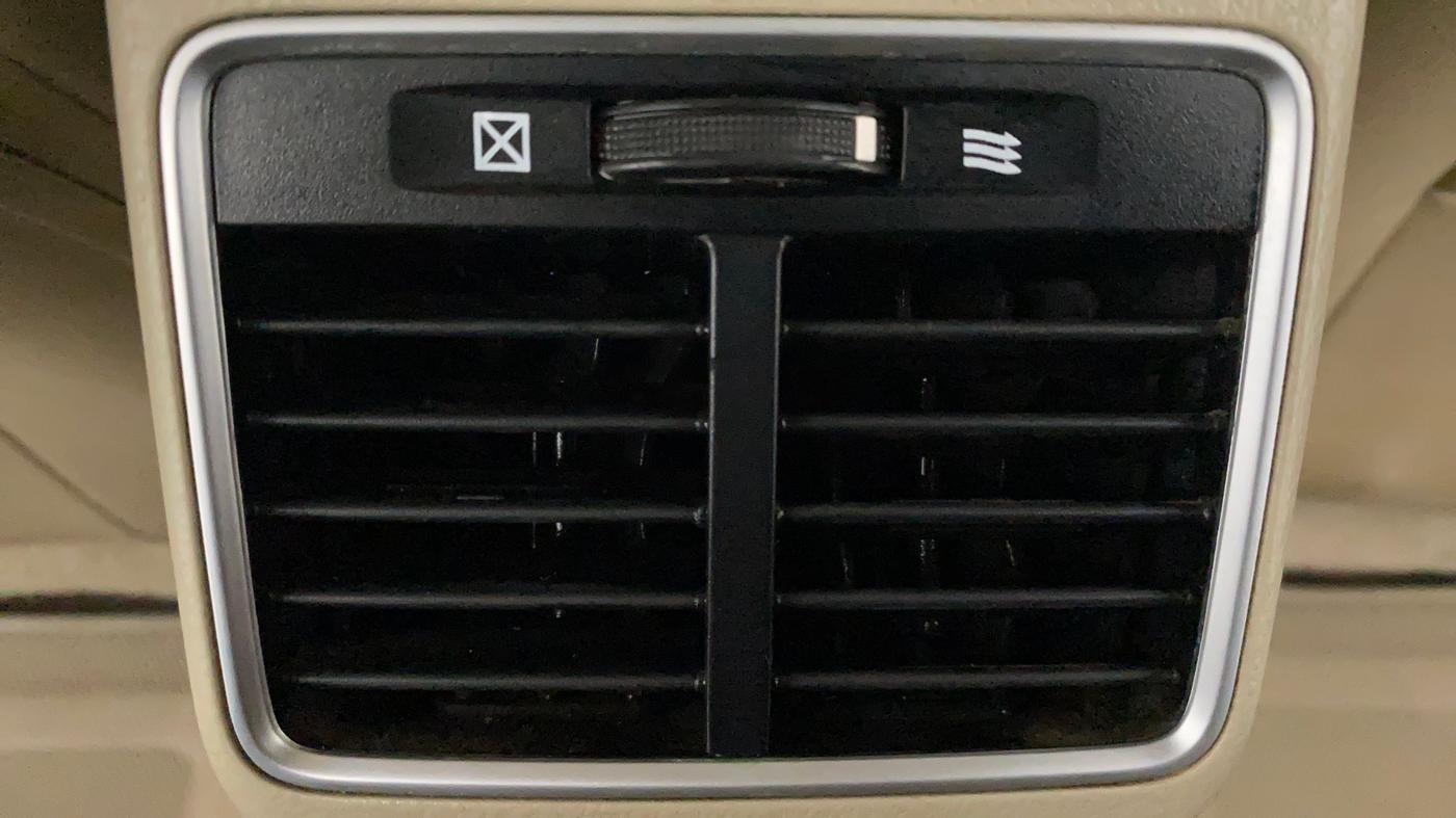 2016 Maruti Ciaz ZXI+ AT, Petrol, Automatic, 1,03,298 km, Rear AC Vents