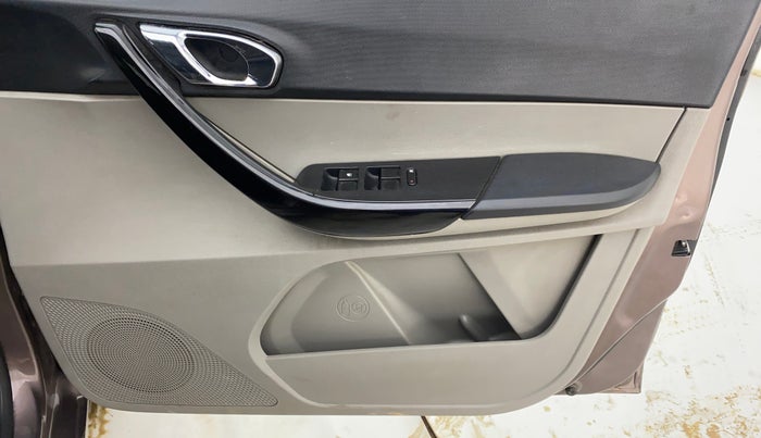 2018 Tata Tiago XZA PETROL, Petrol, Automatic, 50,638 km, Driver Side Door Panels Control