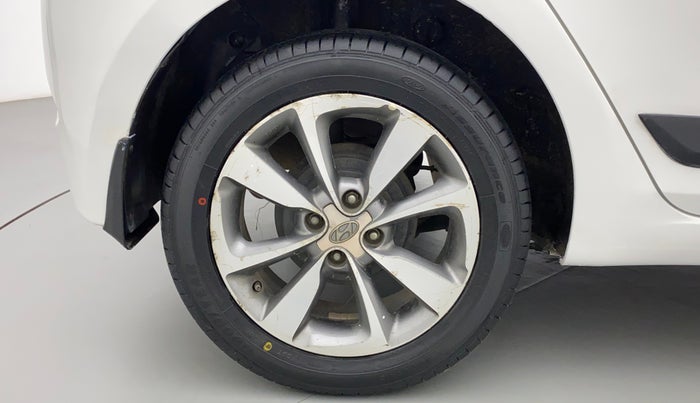 2016 Hyundai Elite i20 ASTA 1.2, CNG, Manual, 1,15,488 km, Right Rear Wheel