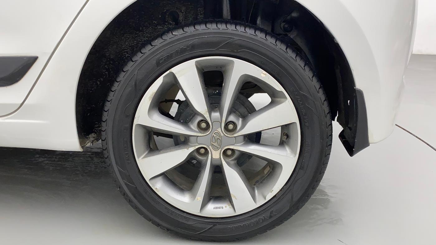 2016 Hyundai Elite i20 ASTA 1.2, CNG, Manual, 1,15,488 km, Left Rear Wheel