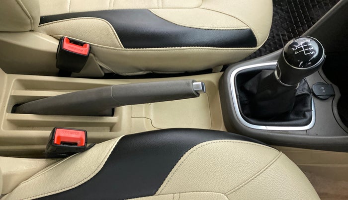 2017 Volkswagen Vento HIGHLINE PETROL, Petrol, Manual, 42,829 km, Gear Lever