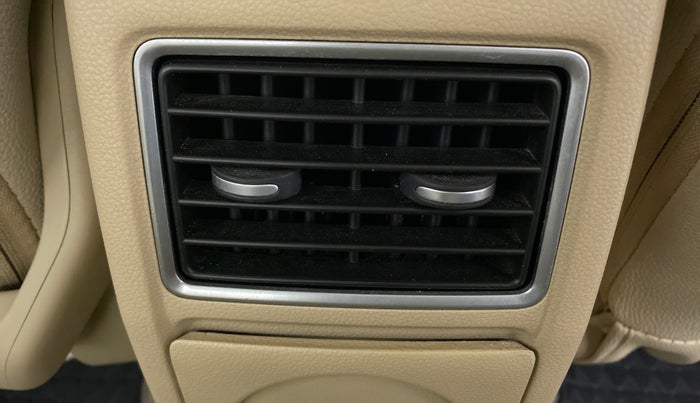 2017 Volkswagen Vento HIGHLINE PETROL, Petrol, Manual, 42,829 km, Rear AC Vents