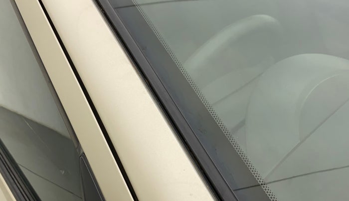 2011 Hyundai i20 MAGNA (O) 1.2, Petrol, Manual, 55,735 km, Right A pillar - Paint is slightly faded