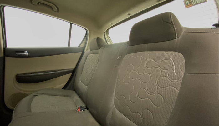 2011 Hyundai i20 MAGNA (O) 1.2, Petrol, Manual, 55,735 km, Right Side Rear Door Cabin