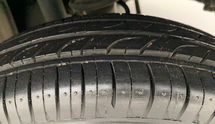 2014 Maruti Alto 800 LXI, Petrol, Manual, 37,510 km, Left Rear Tyre Tread
