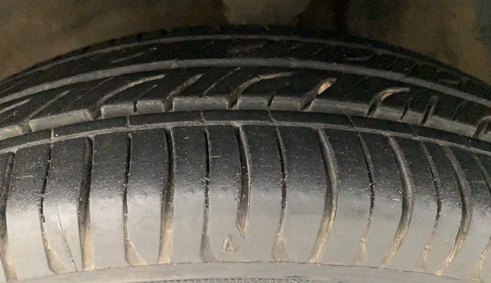 2014 Maruti Alto 800 LXI, Petrol, Manual, 37,510 km, Left Front Tyre Tread