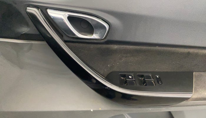 2019 Tata TIGOR XZA PLUS PETROL, CNG, Automatic, 86,951 km, Driver Side Door Panels Control