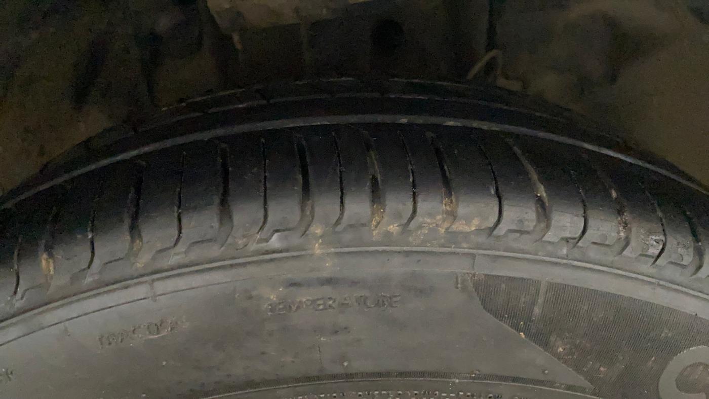 2019 Tata TIGOR XZA PLUS PETROL, CNG, Automatic, 86,951 km, Right Front Tyre Tread
