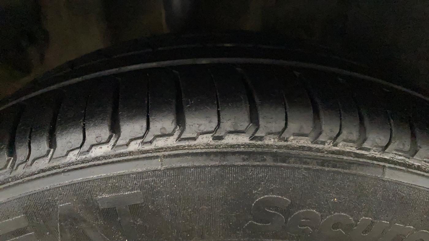 2019 Tata TIGOR XZA PLUS PETROL, CNG, Automatic, 86,951 km, Right Rear Tyre Tread