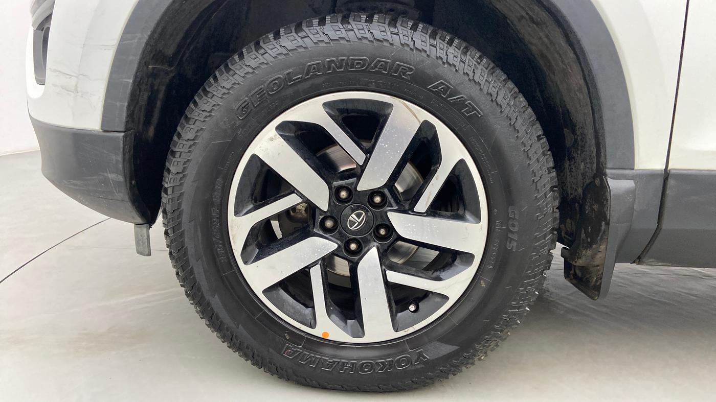 2020 Tata Harrier XZA PLUS, Diesel, Automatic, 71,388 km, Left Front Wheel