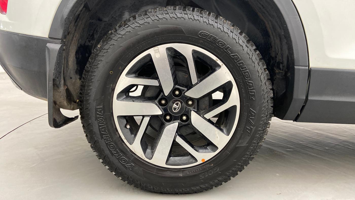 2020 Tata Harrier XZA PLUS, Diesel, Automatic, 71,388 km, Right Rear Wheel