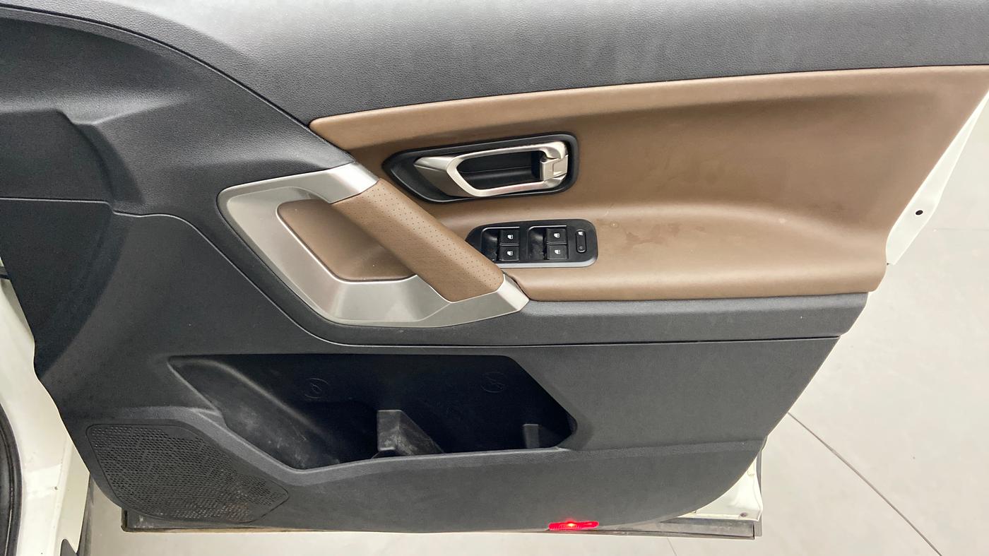 2020 Tata Harrier XZA PLUS, Diesel, Automatic, 71,388 km, Driver Side Door Panels Control