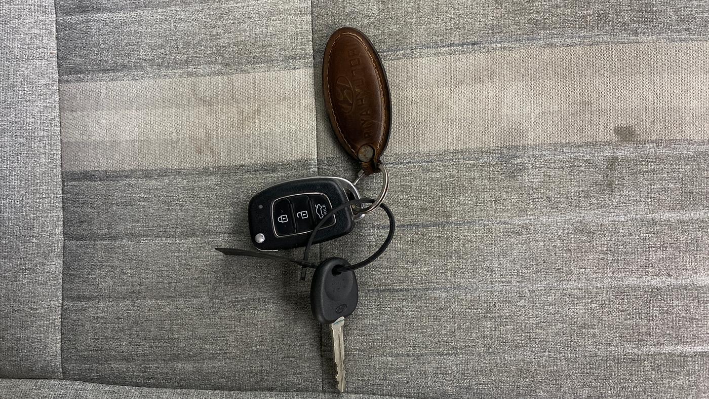 2022 Hyundai GRAND I10 NIOS SPORTZ AMT 1.2 KAPPA VTVT, Petrol, Automatic, 17,690 km, Key Close Up
