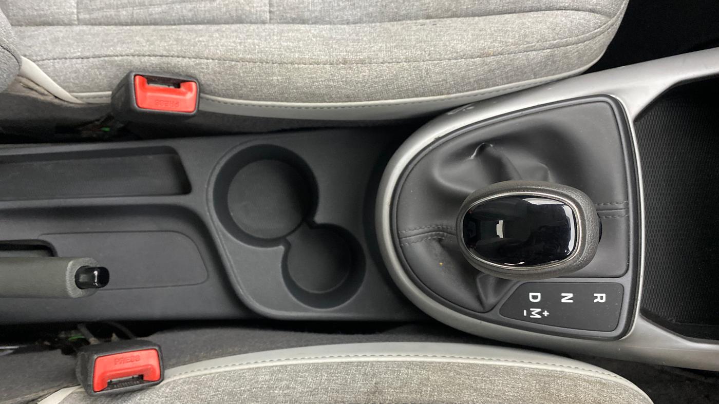 2022 Hyundai GRAND I10 NIOS SPORTZ AMT 1.2 KAPPA VTVT, Petrol, Automatic, 17,690 km, Gear Lever
