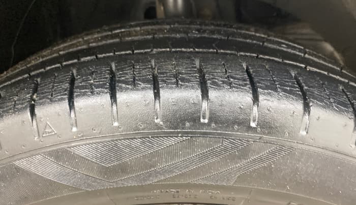 2018 Maruti Baleno ZETA PETROL 1.2, Petrol, Manual, 27,130 km, Right Front Tyre Tread