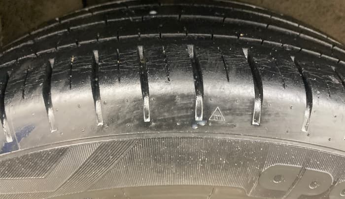 2018 Maruti Baleno ZETA PETROL 1.2, Petrol, Manual, 27,130 km, Right Rear Tyre Tread