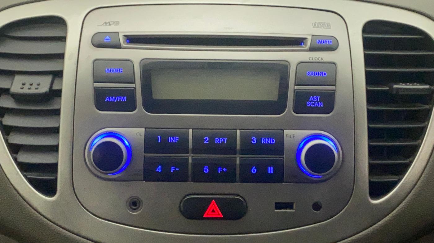 2015 Hyundai i10 MAGNA 1.1, CNG, Manual, 58,859 km, Infotainment System