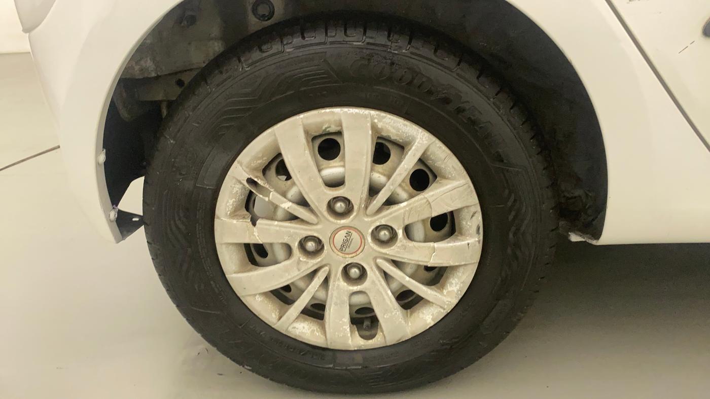 2015 Hyundai i10 MAGNA 1.1, CNG, Manual, 58,859 km, Right Rear Wheel