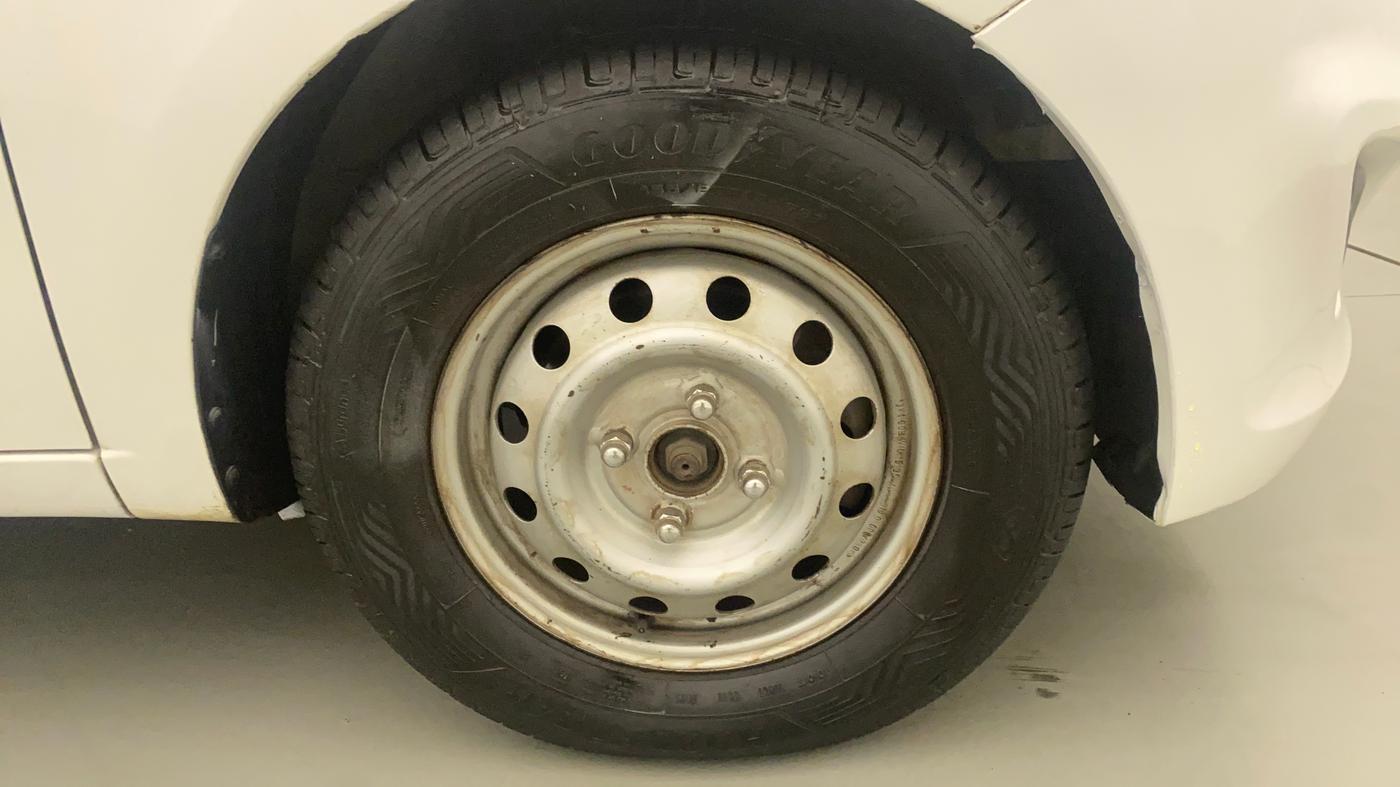 2015 Hyundai i10 MAGNA 1.1, CNG, Manual, 58,859 km, Right Front Wheel