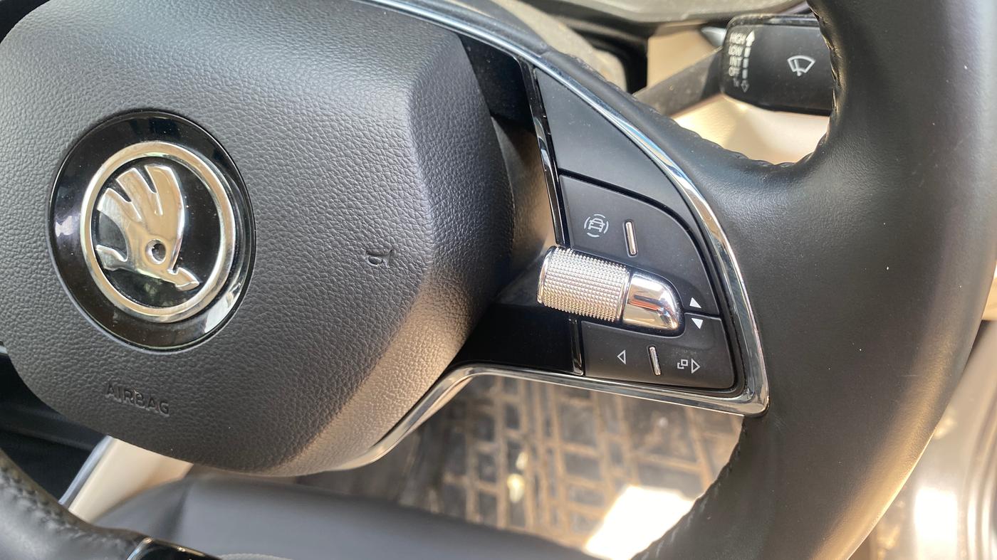 2023 Skoda SLAVIA STYLE 1.0L TSI MT, Petrol, Manual, 31,582 km, Adaptive Cruise Control