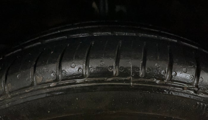 2020 Maruti Baleno ZETA CVT PETROL 1.2, Petrol, Automatic, 67,149 km, Right Front Tyre Tread