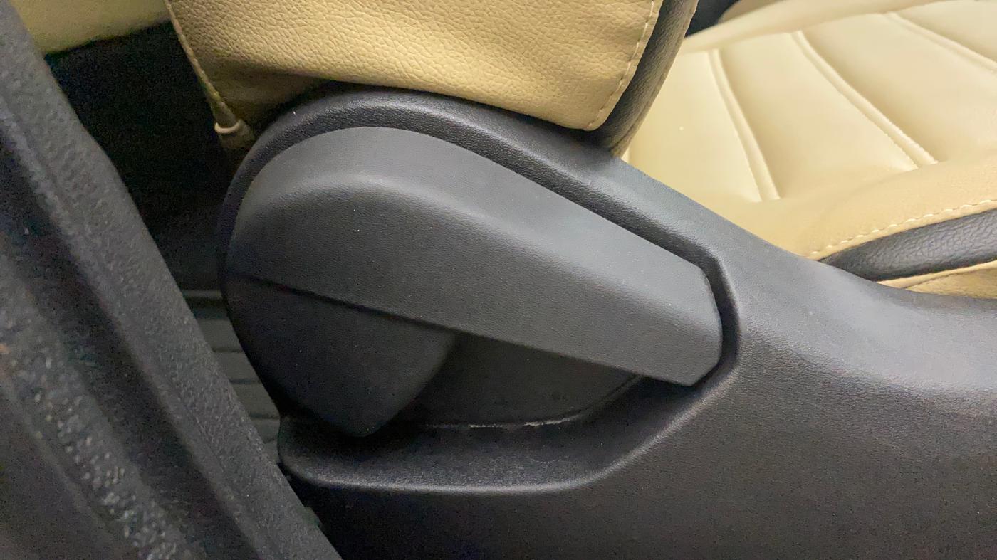 2021 Nissan MAGNITE XL TURBO CVT, Petrol, Automatic, 18,244 km, Driver Side Adjustment Panel
