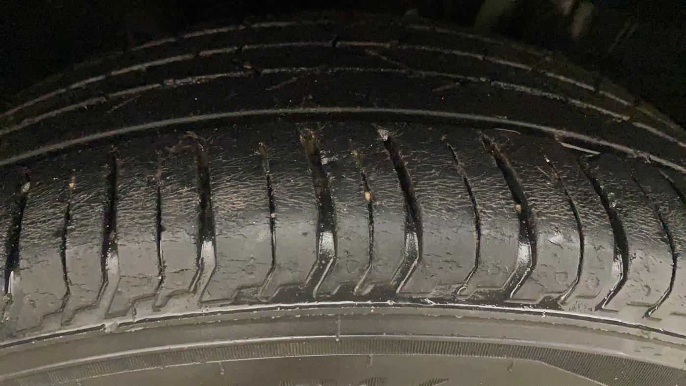 2021 Nissan MAGNITE XL TURBO CVT, Petrol, Automatic, 18,244 km, Right Front Tyre Tread