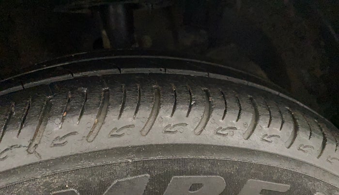 2022 Maruti Baleno DELTA PETROL 1.2, Petrol, Manual, 68,223 km, Right Front Tyre Tread