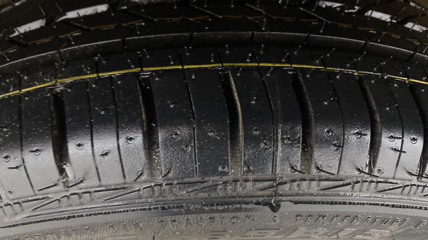 2018 Maruti Alto K10 VXI (O) AMT, Petrol, Automatic, 32,774 km, Left Front Tyre Tread