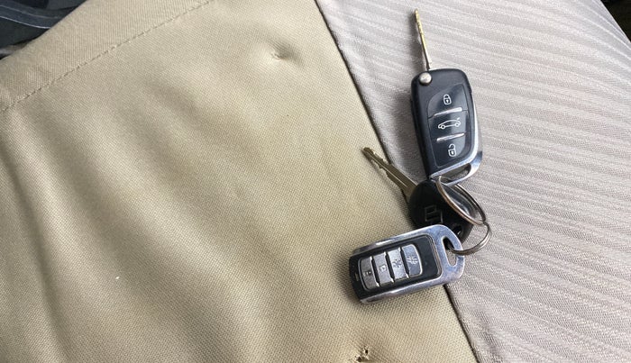 2018 Maruti Alto K10 VXI (O) AMT, Petrol, Automatic, 32,774 km, Key Close Up