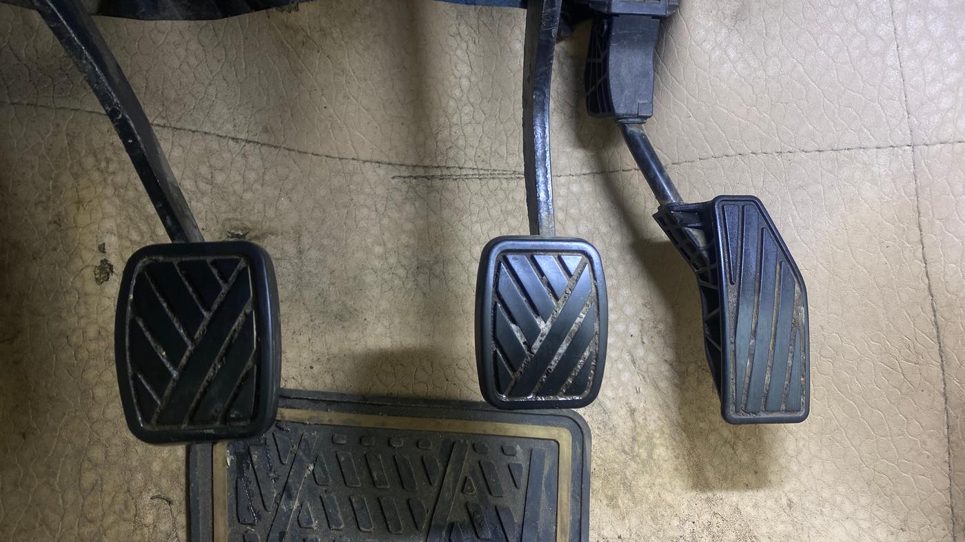 2018 Maruti Dzire VXI, Petrol, Manual, 53,712 km, Pedals